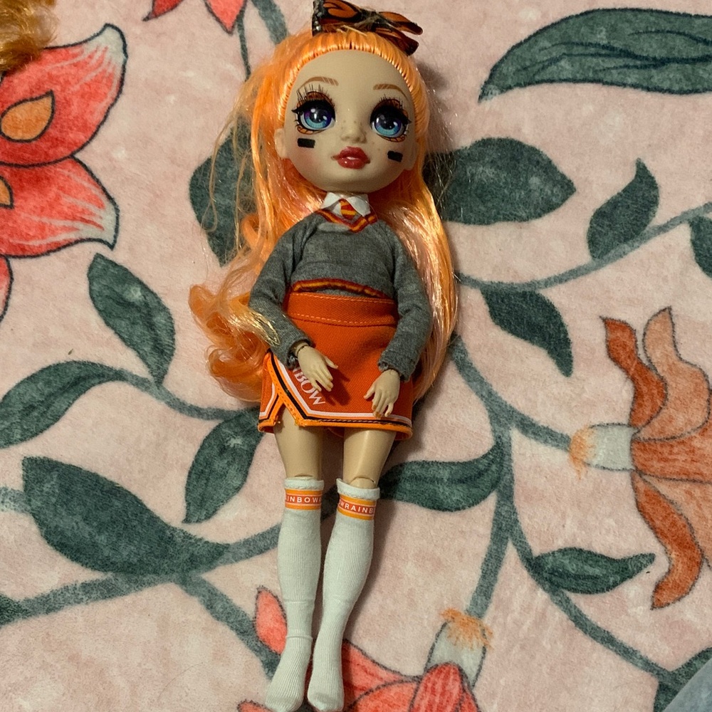 Rainbow High Cheer Poppy Rowan Fashion Doll.